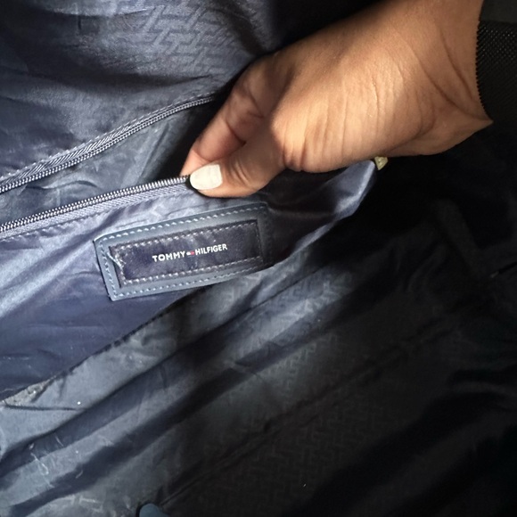 Tommy Hilfiger Navy Men's Tote Bag with wheels - Picture 15 of 16